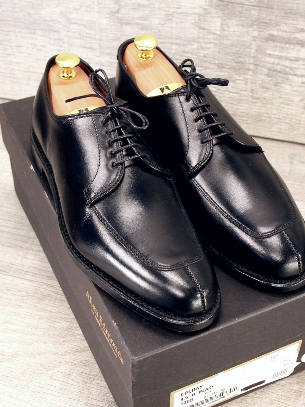 * NIB * $425 Allen Edmonds DELRAY Derby 8.5 D Black * add $15 new Cedar Trees